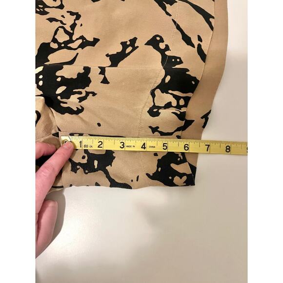 Everlane Vacation Short - Picture 12 of 13